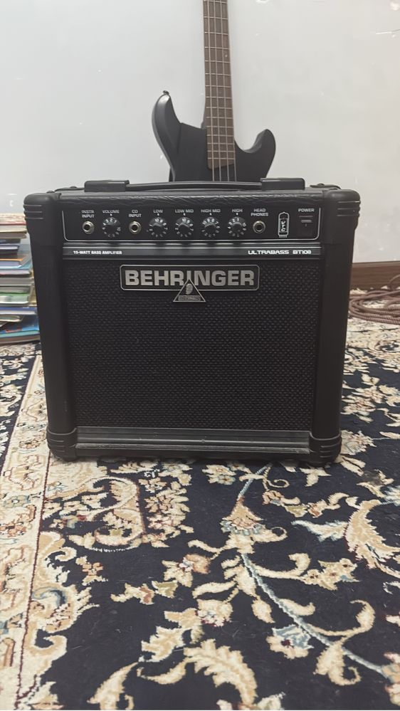Бас гитара cort evl-z2b + комбик behringer