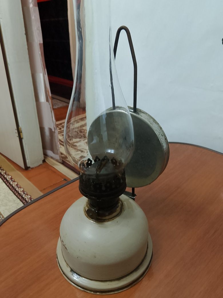 Лампа керосиновая