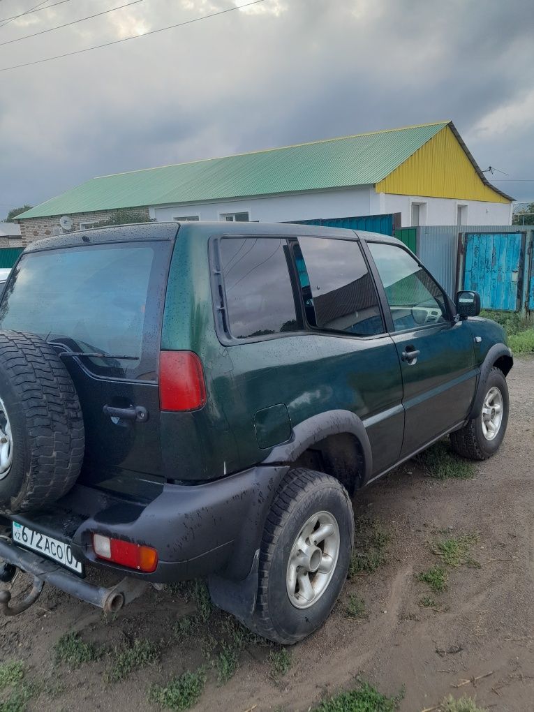 Продам автомашину ниссан террано 1997 года