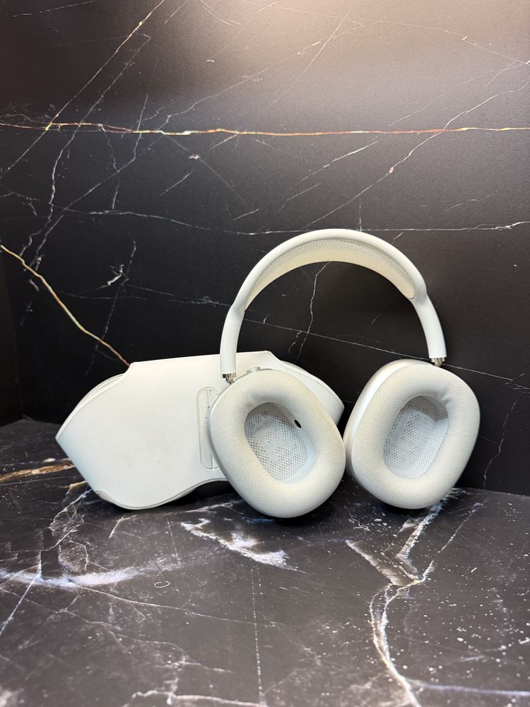 Air pods MAX.
