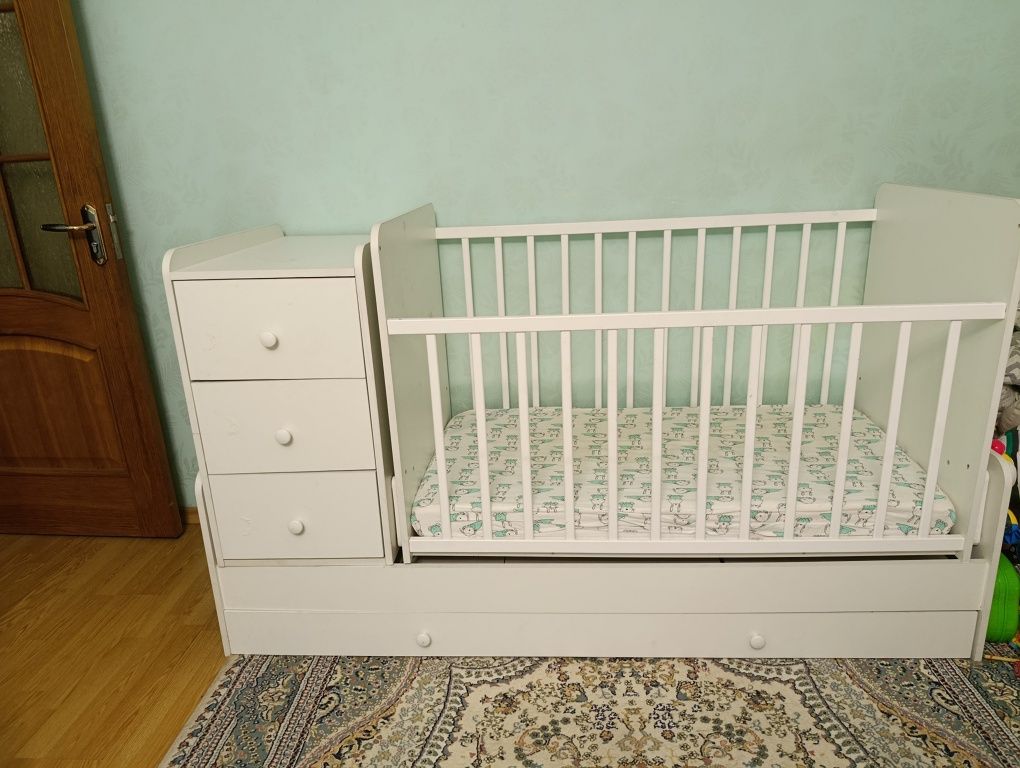 Продам детскую кроватку