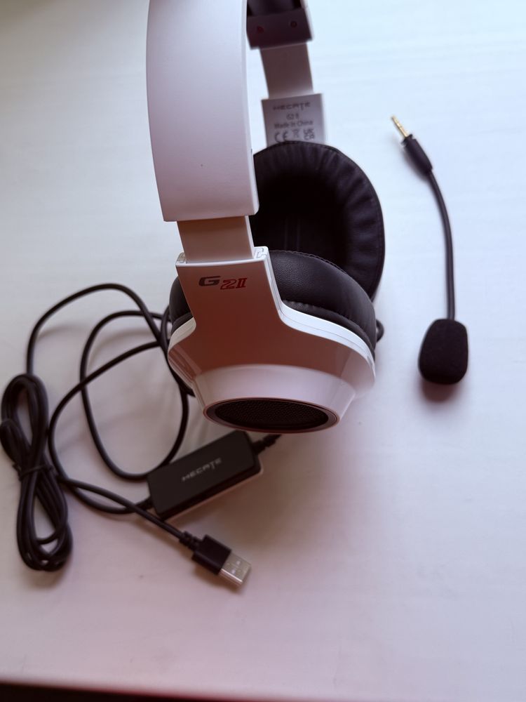 Продам проводные наушники с микрофоном Edifier Hecate G2 II