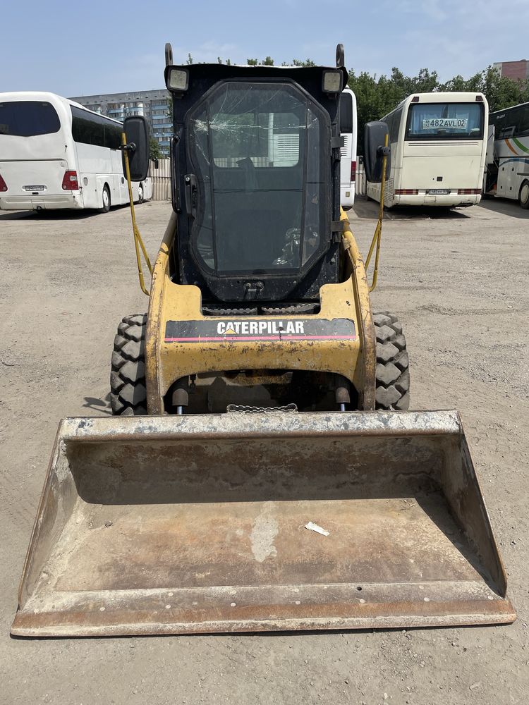 Мини погрузчик Caterpillar Cat 226b-2
