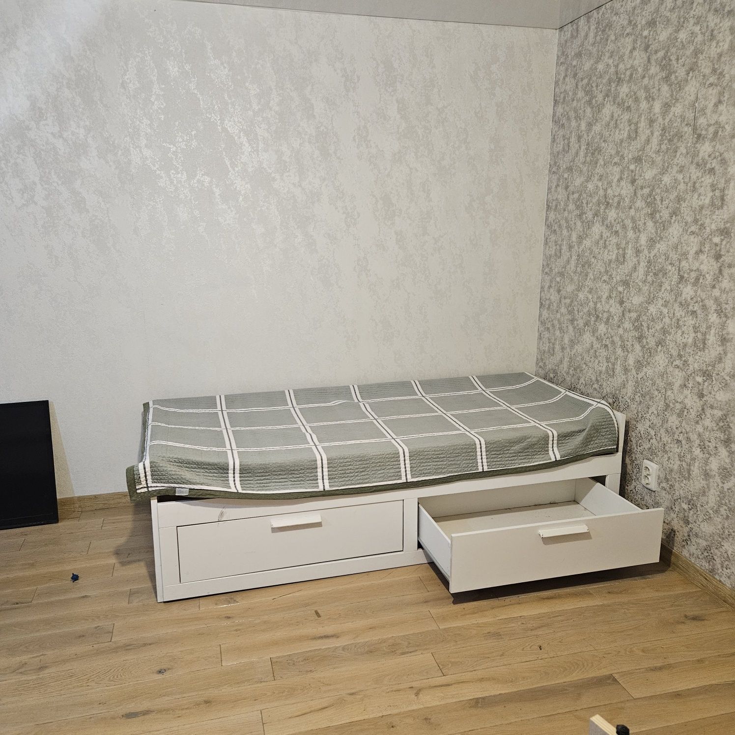Кровать IKEA Бримнэс
