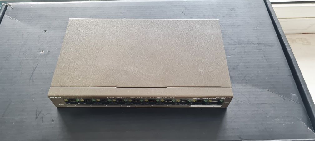 PoE коммутатор Tenda TEF1110P-8-102W