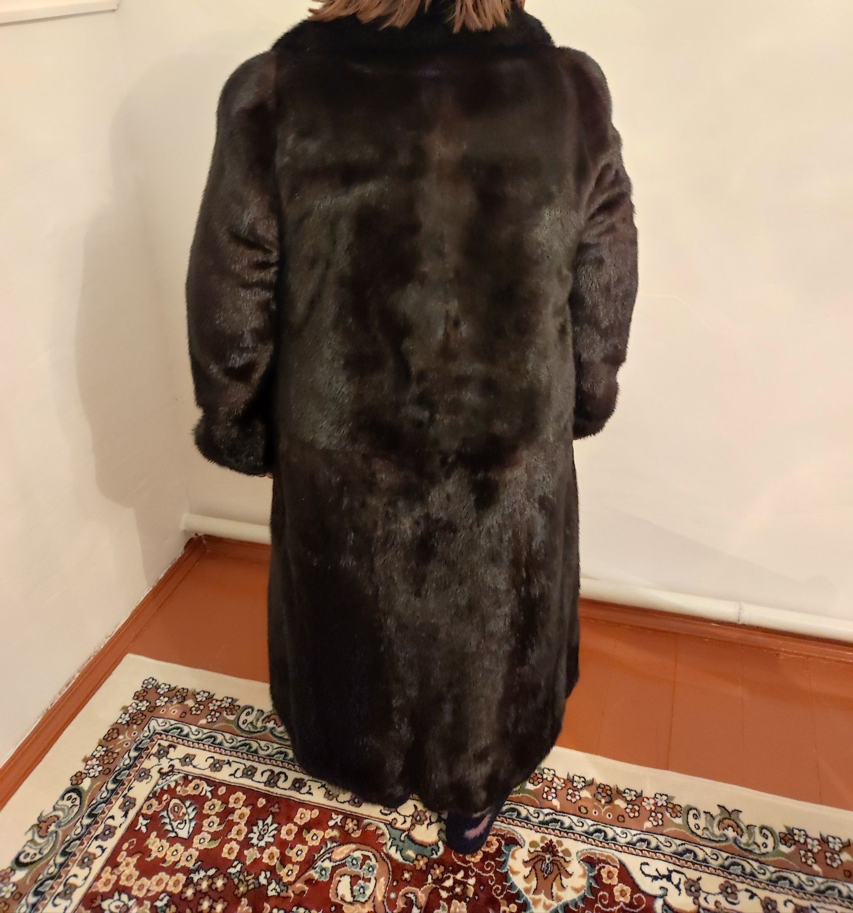 Продается шуба из натурального меха