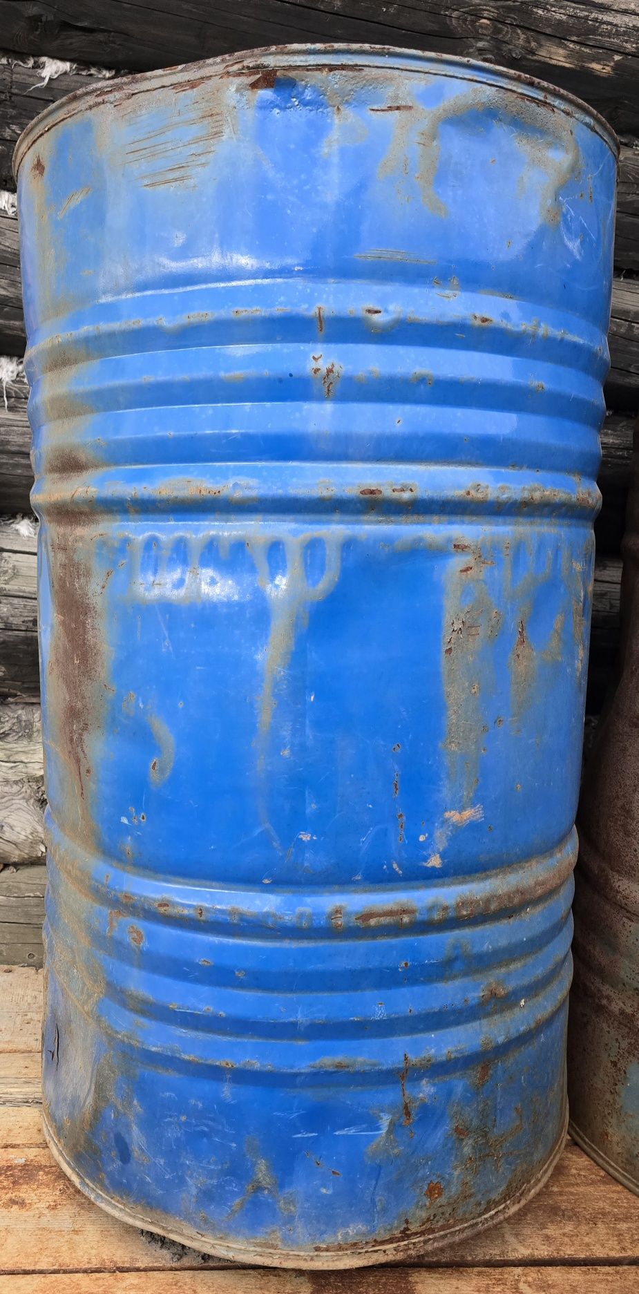 Продам бочку 200 литров.