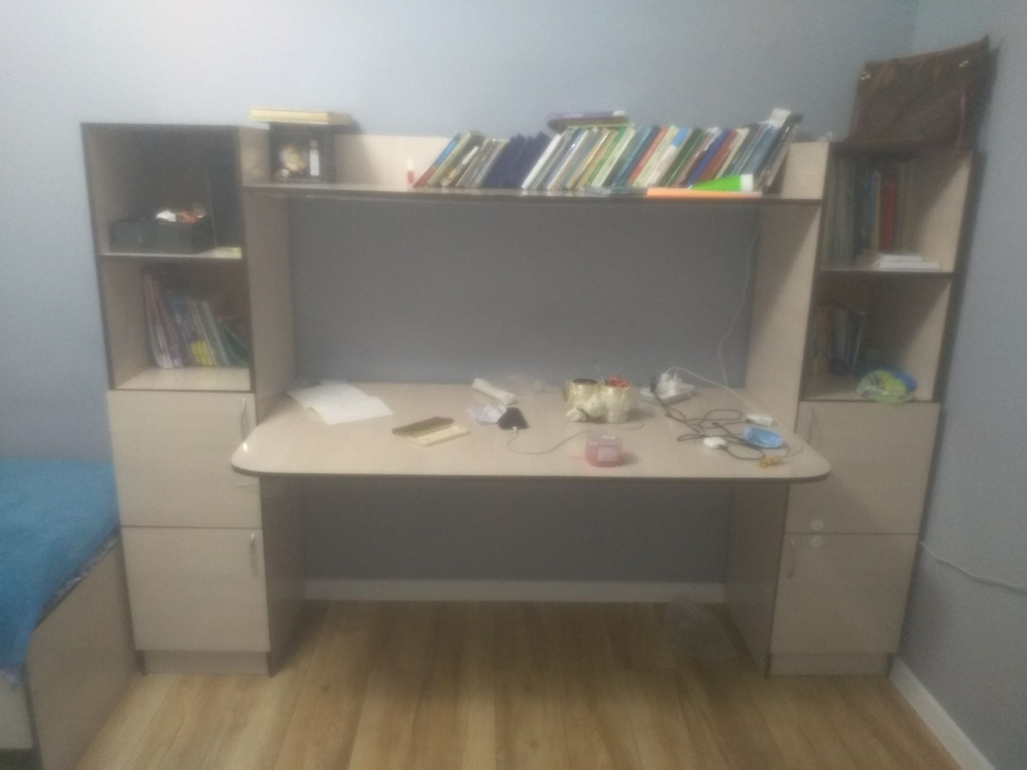 Письменный стол для учебы