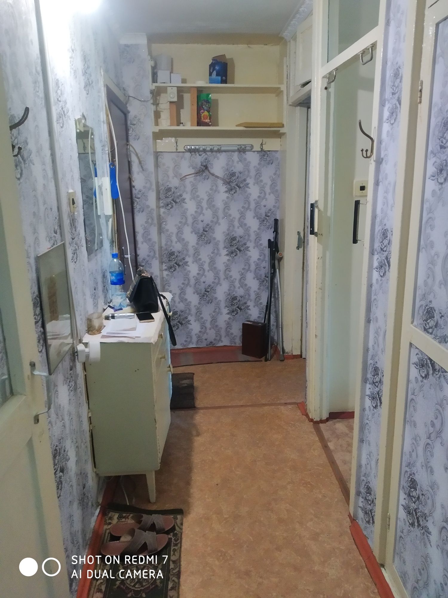 Продам 2х комнатную по Абая 42