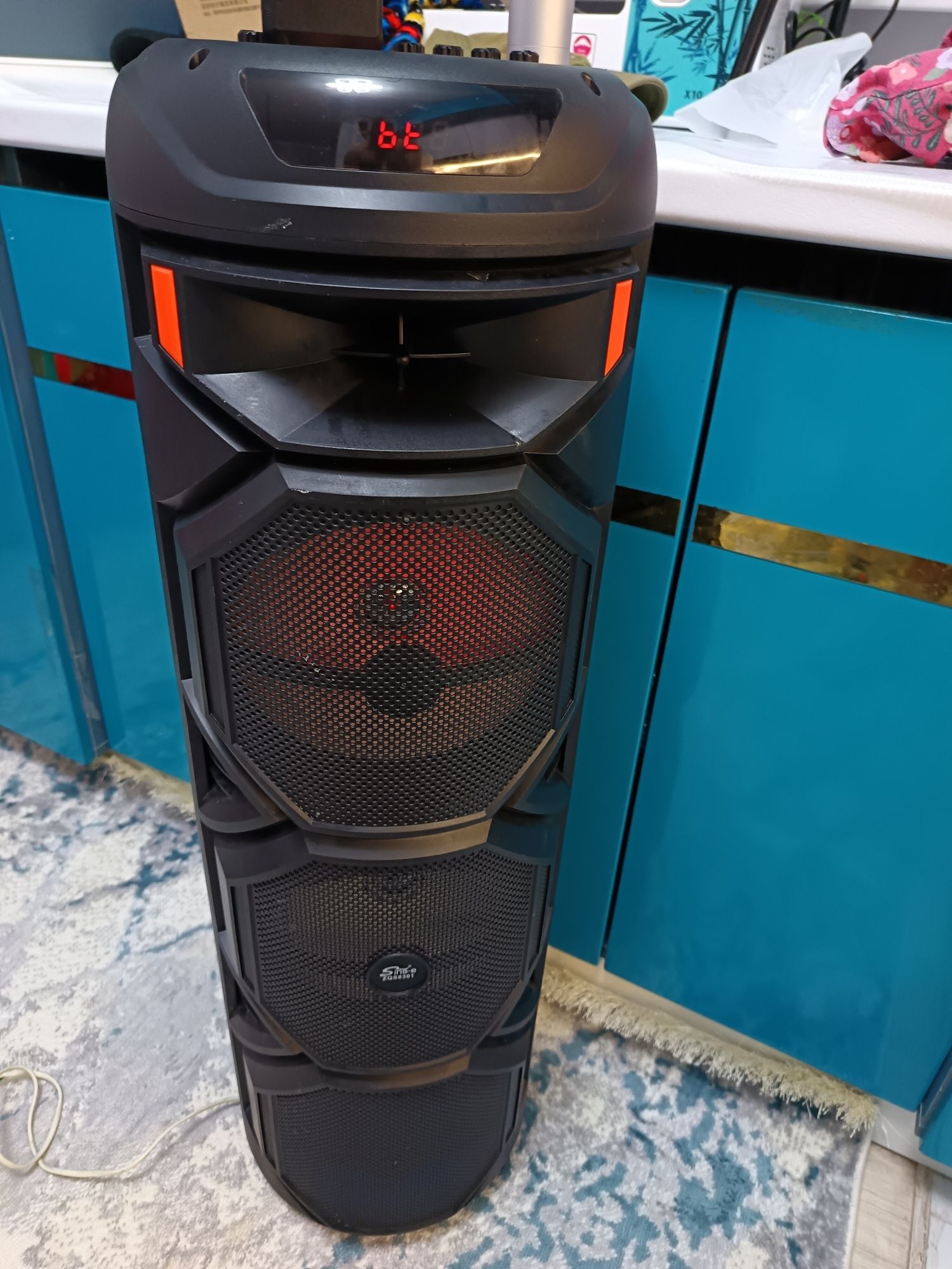 Караоае калонка с радио микрофон