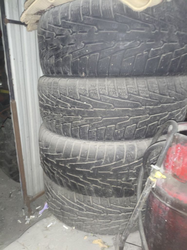 Продам шины б/у  265/60 R18