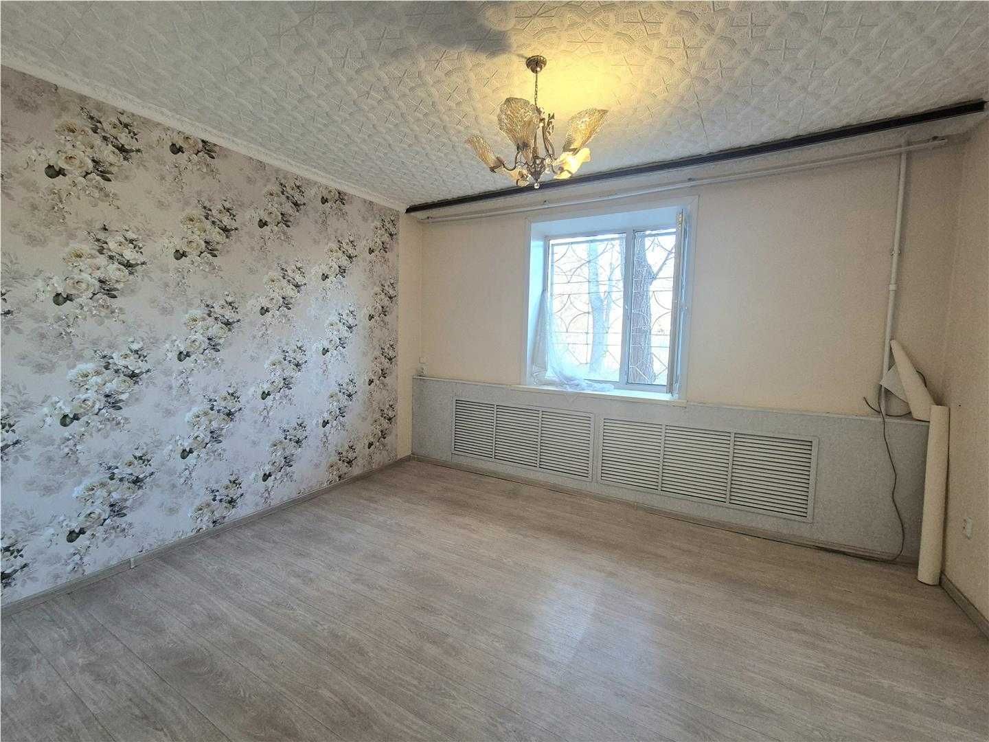 Продам 2 комн квартиру по пр Строителей 
На 1/2эт