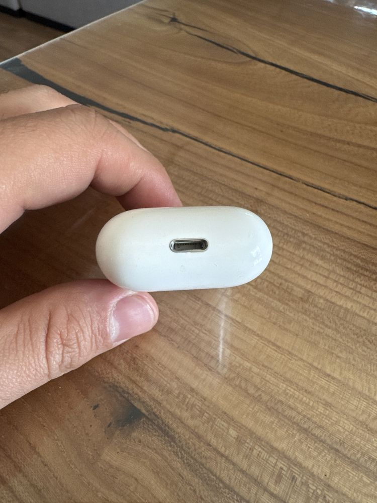 Apple Air pods 2 в комплекте