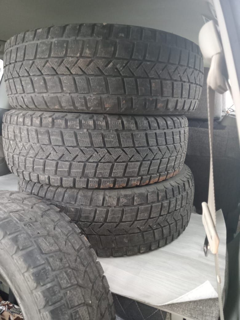 Продам шины 225,60,17
