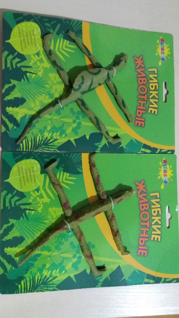 Продам игрушки гибкие животные