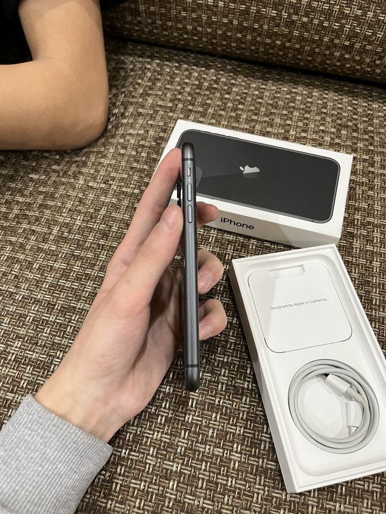 Продам Айфон 11 128gb