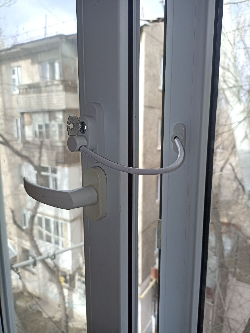 Защитные решетки на окна для безопасности детей