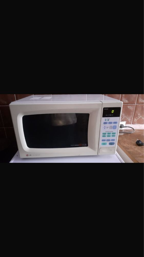 Срочно продам микроволновку LG
