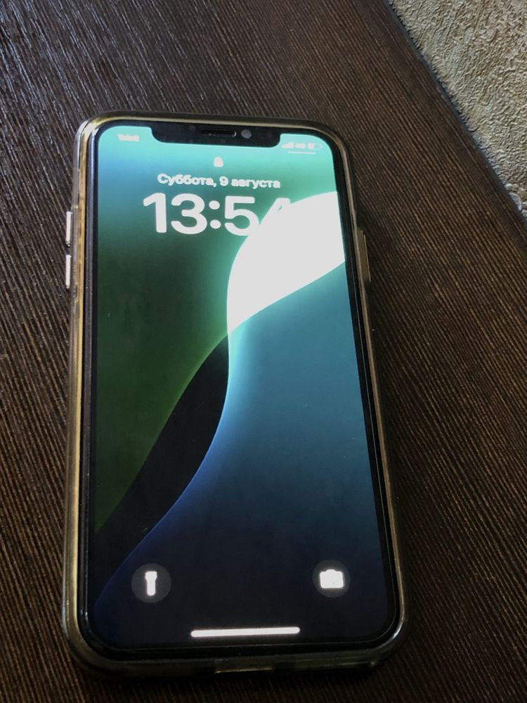 iphone xs          .