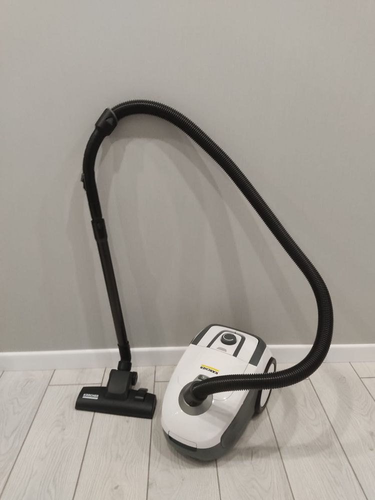 Пылесос Karcher VC 2 Premium белый