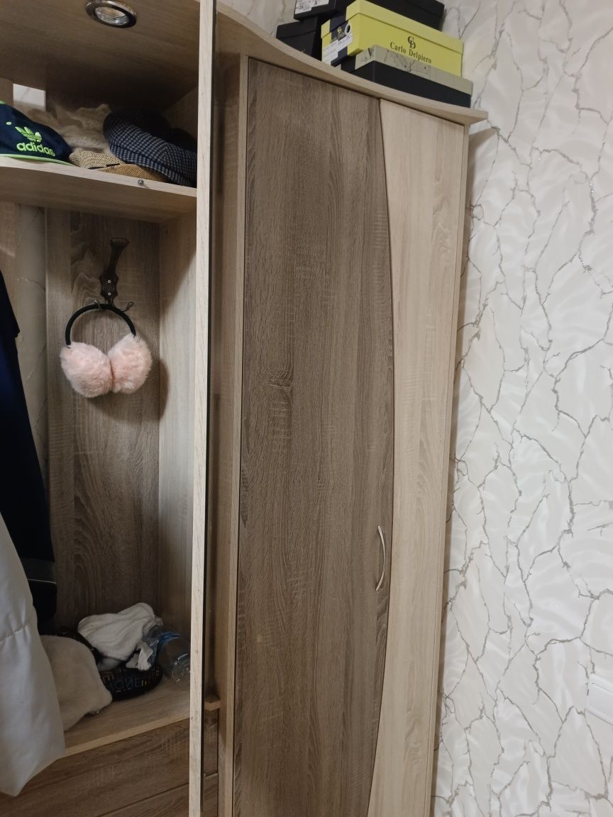 Продам мебель в прихожий