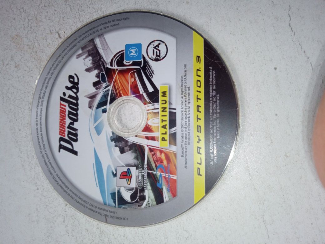 Продам ps3 с 2 джостиками