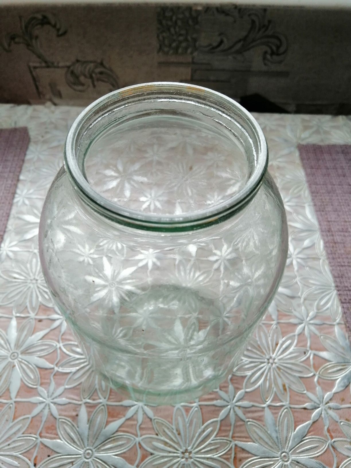 Продам банки 2 и 3 литровые