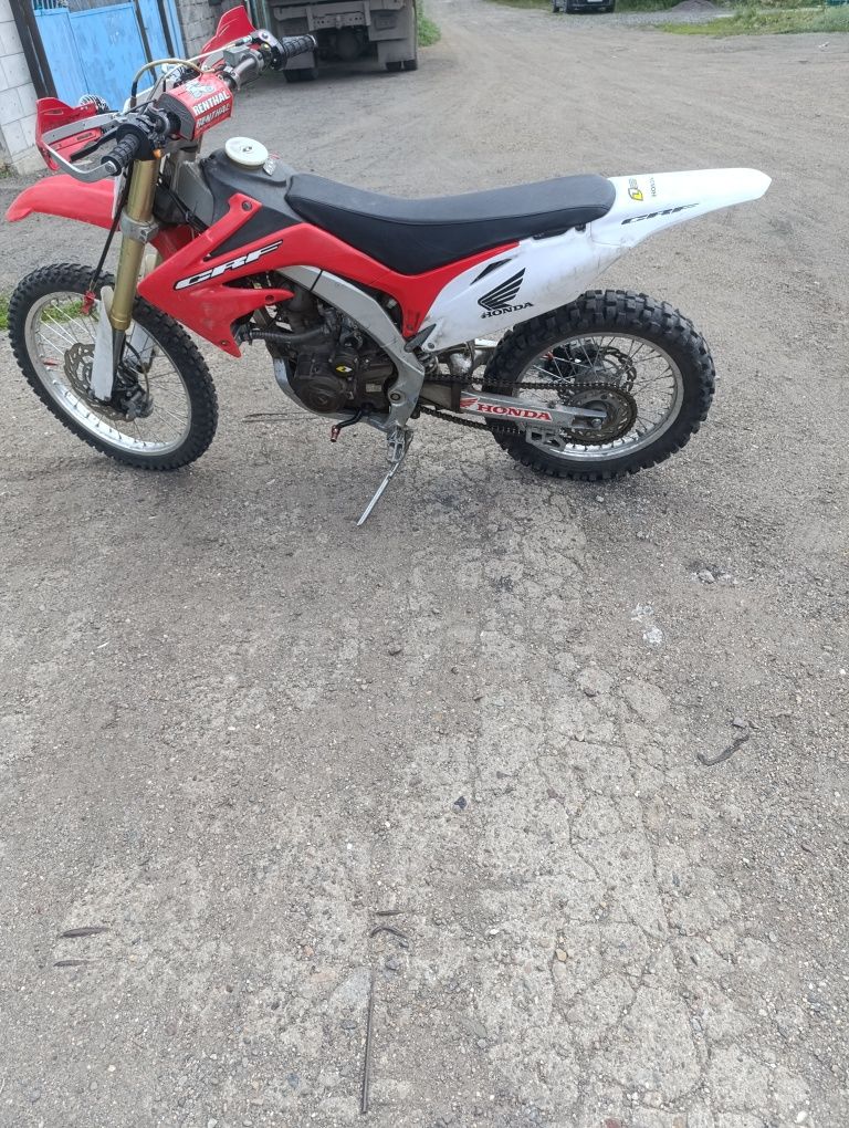 Продаю мотоцикл 250 кубов водяное охлаждение, Motoland CRF250R