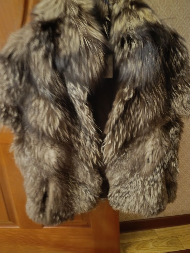 Шапка и безрукавка из песца