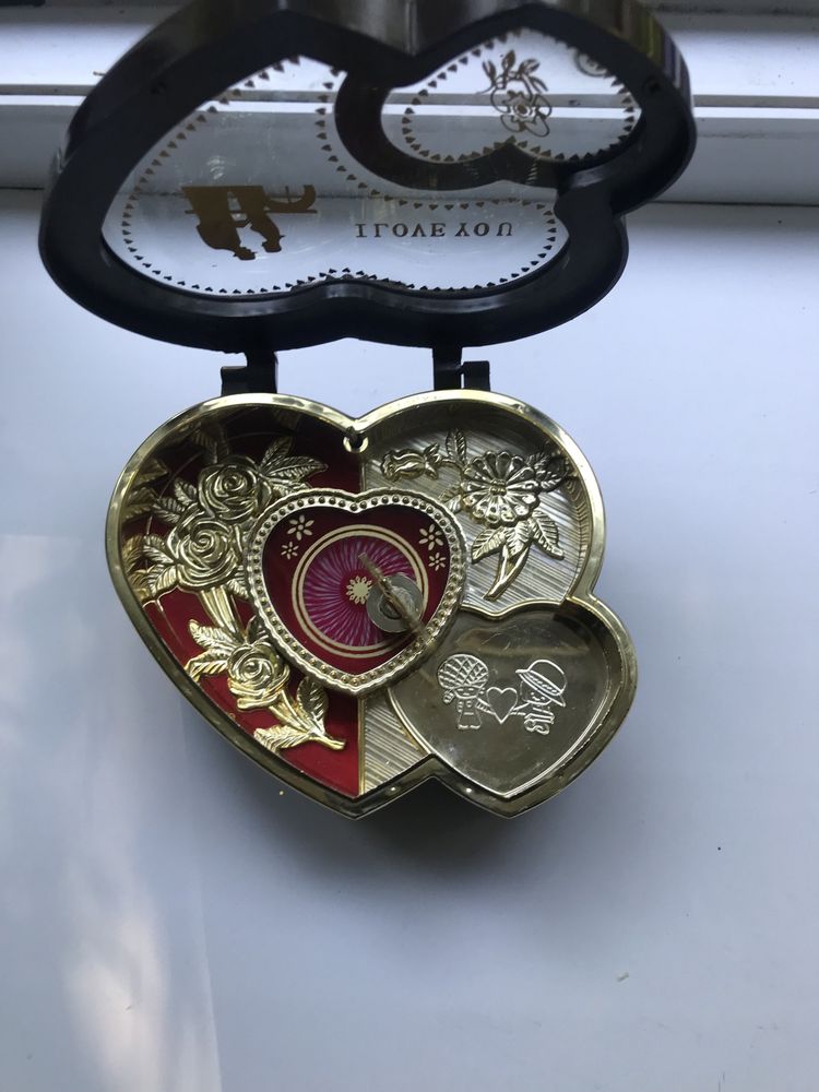 Продам музыкальную шкатулку
