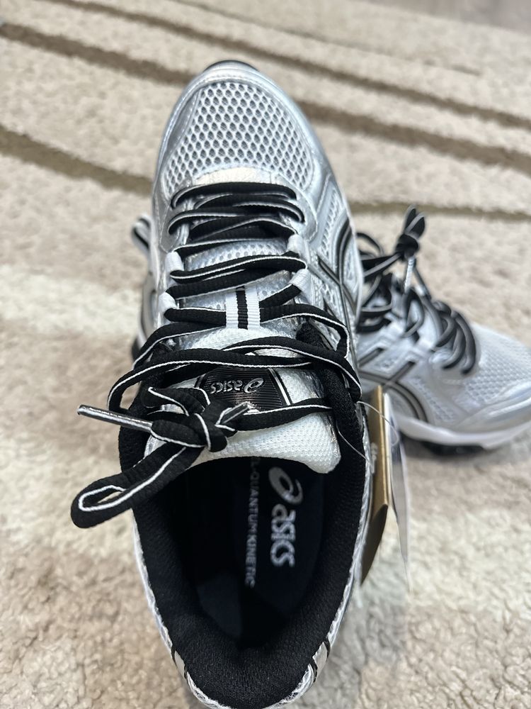 Продам Кроссовки Asics