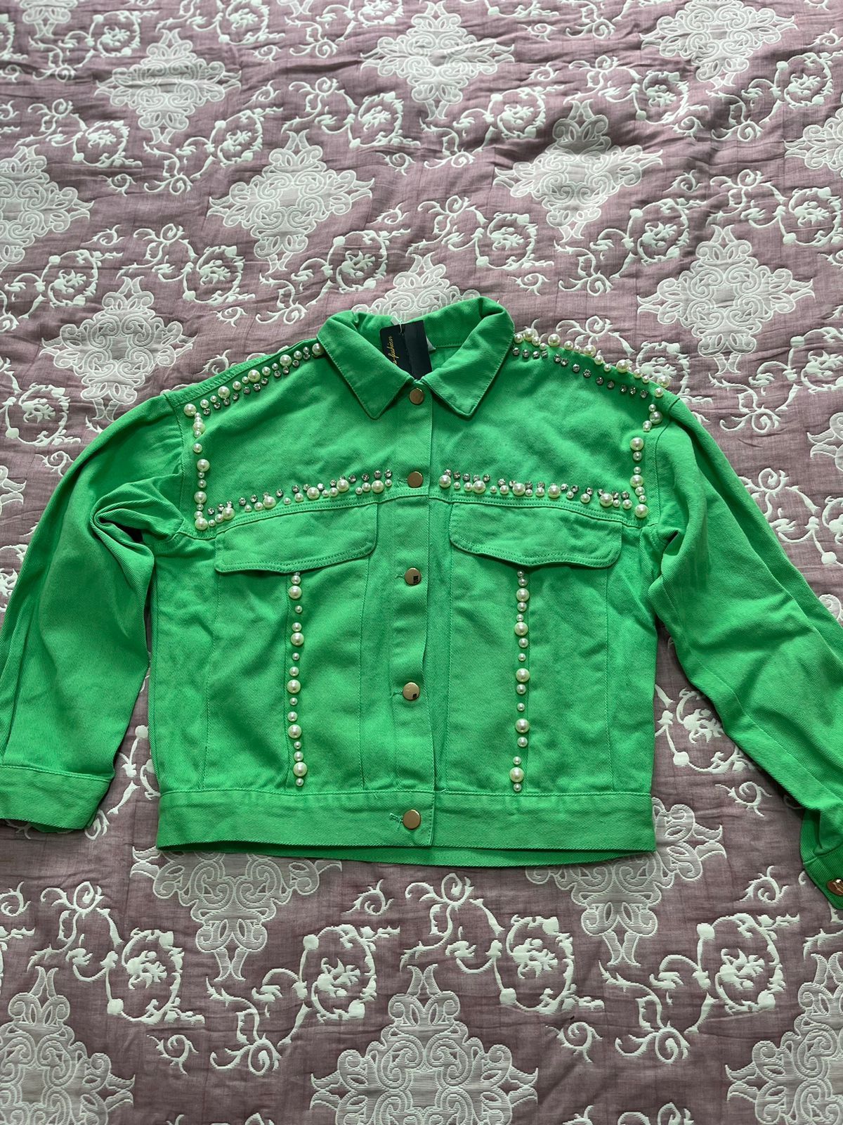 Продам женскую одежду. Платья, двойка и джинсовая куртка.