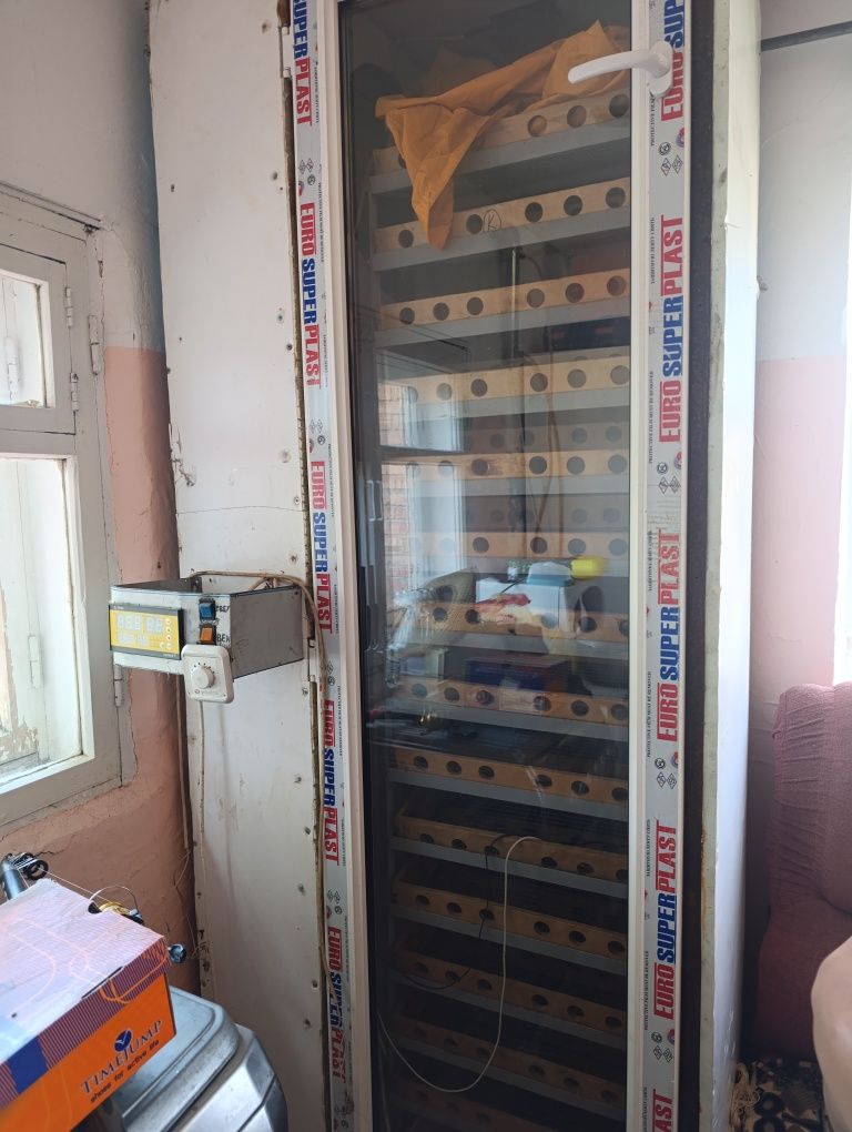 Продам инкубатор