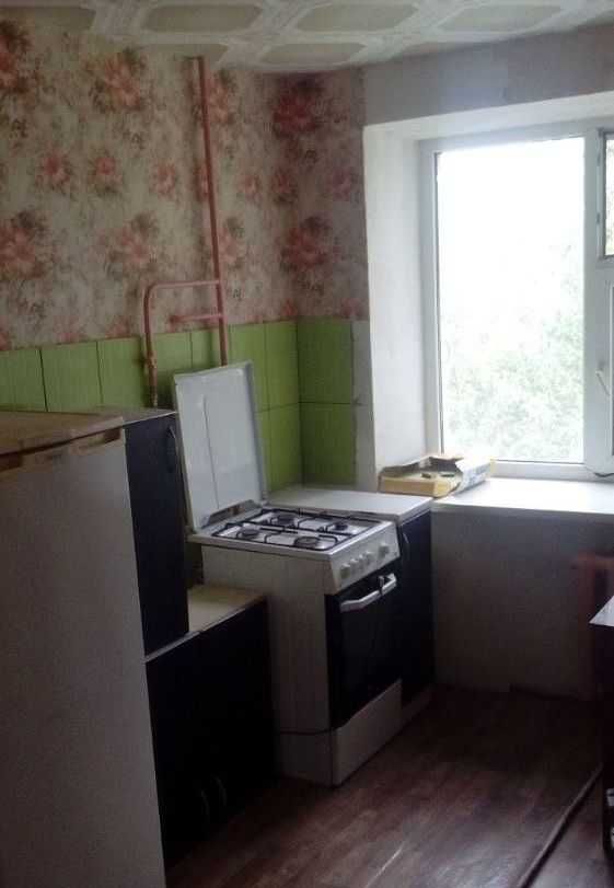 ХОЗЯИН Сдам просторную 1 ккв стадион Химик,сауна Гейзер длительно
