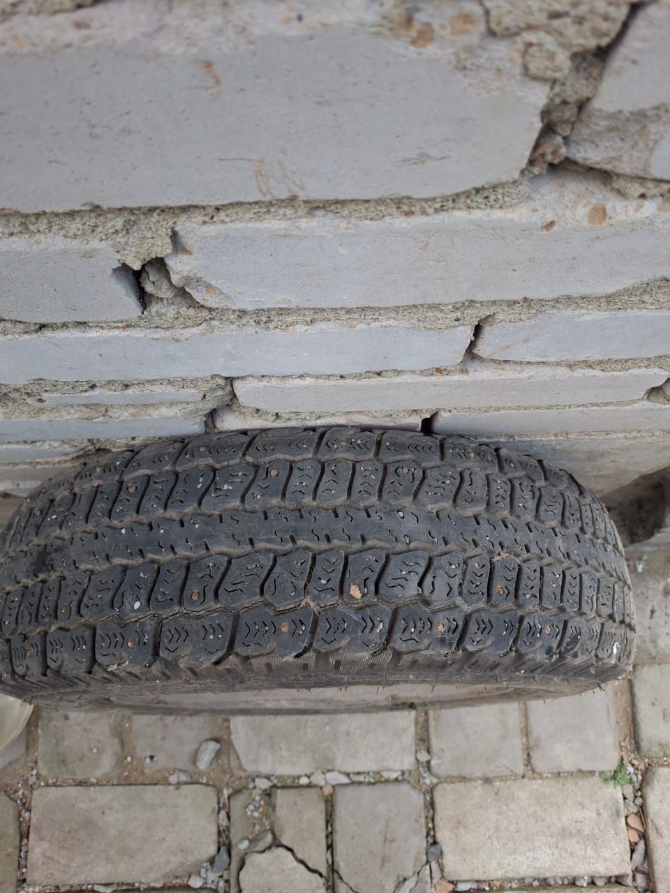 Продам резину зимняю на штампах. 170/70 R13