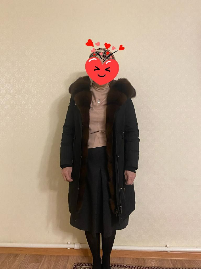 Продам парку женскую