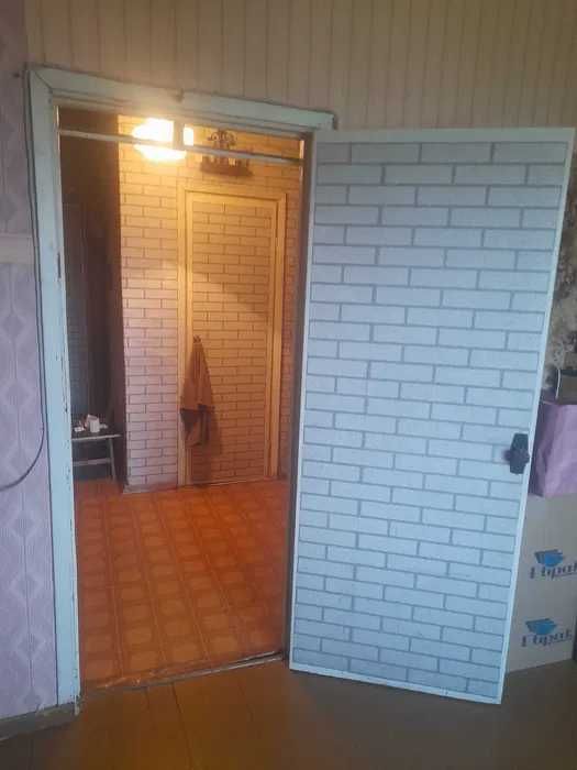 2-х ком. кв. ( 65 кв. м.) в монолитном доме ( 6 / 14  )