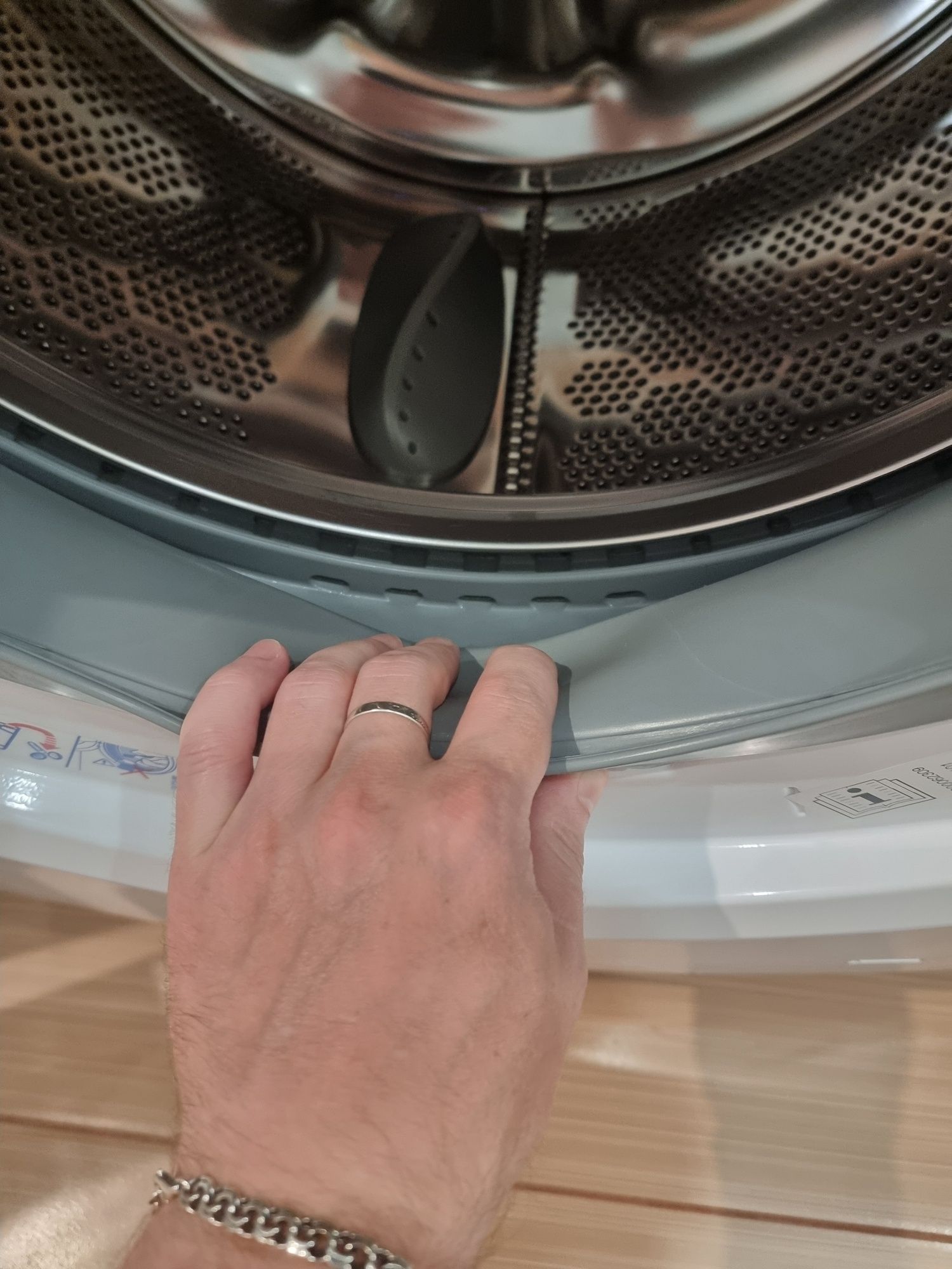 Стиральная машина Elextrolux Perfectcare 600 (EW6F4R28B)