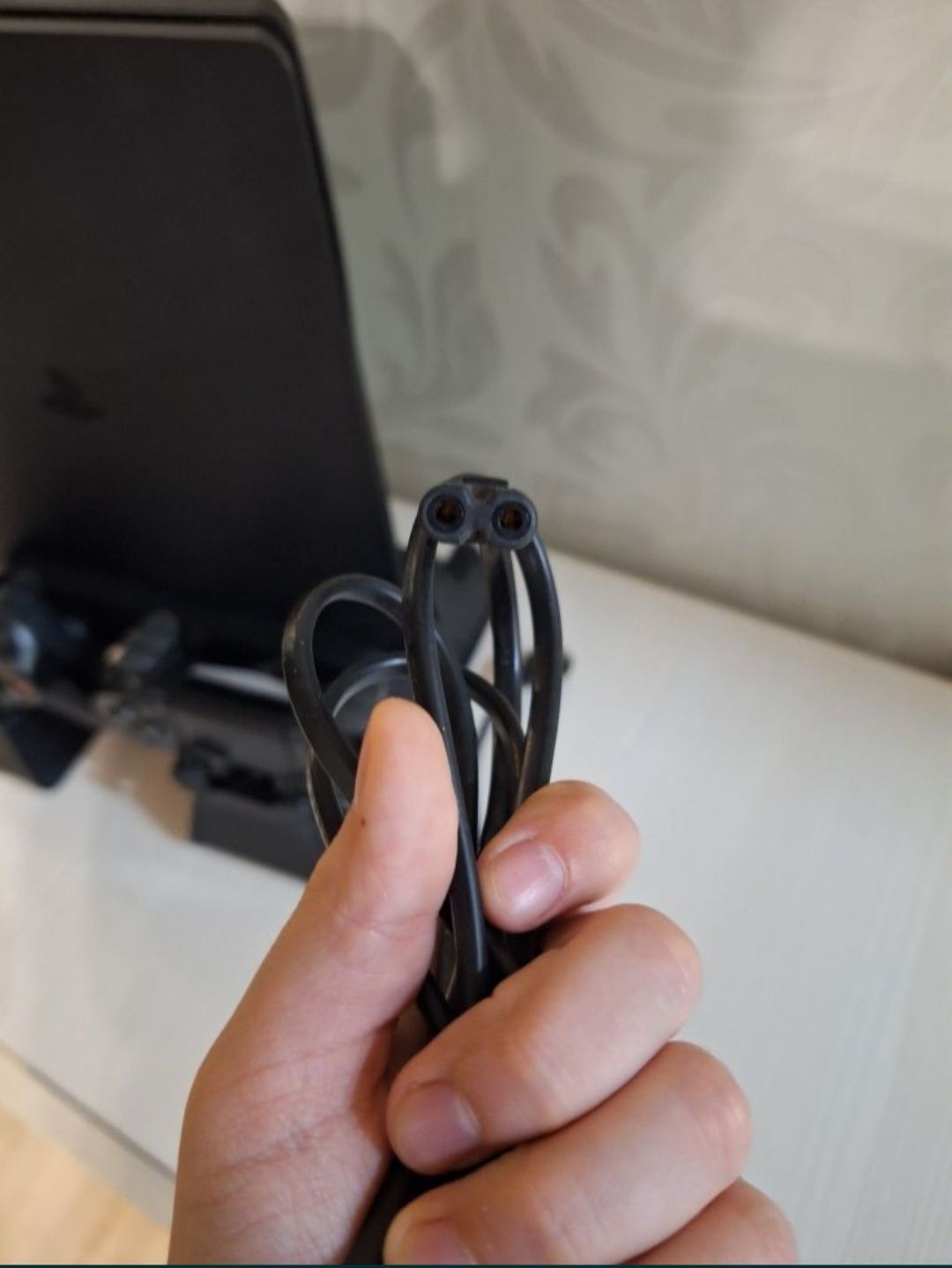 Продаю ps4 slim все в комплекте