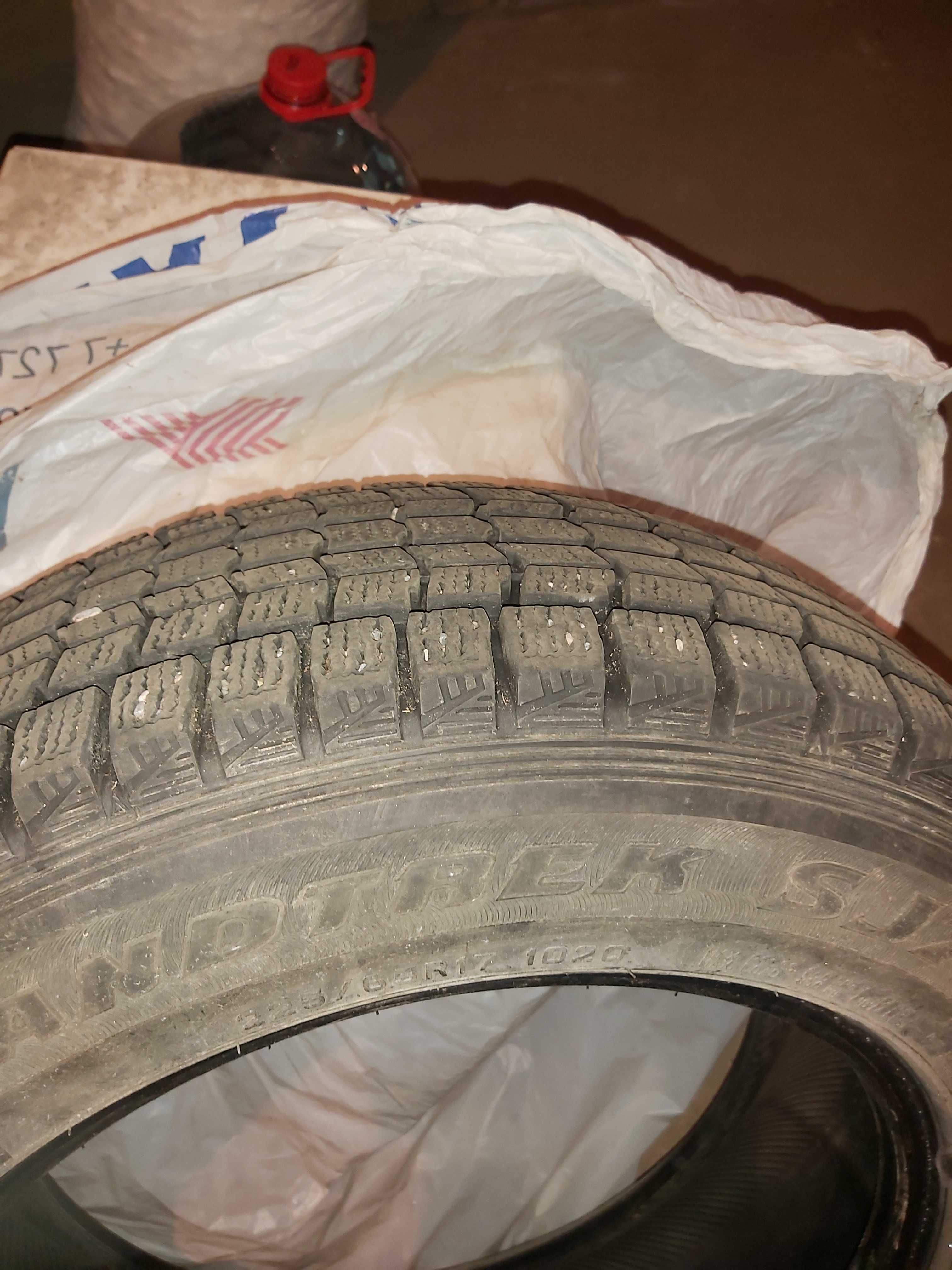 Зимние шины Dunlop 225/65 R17