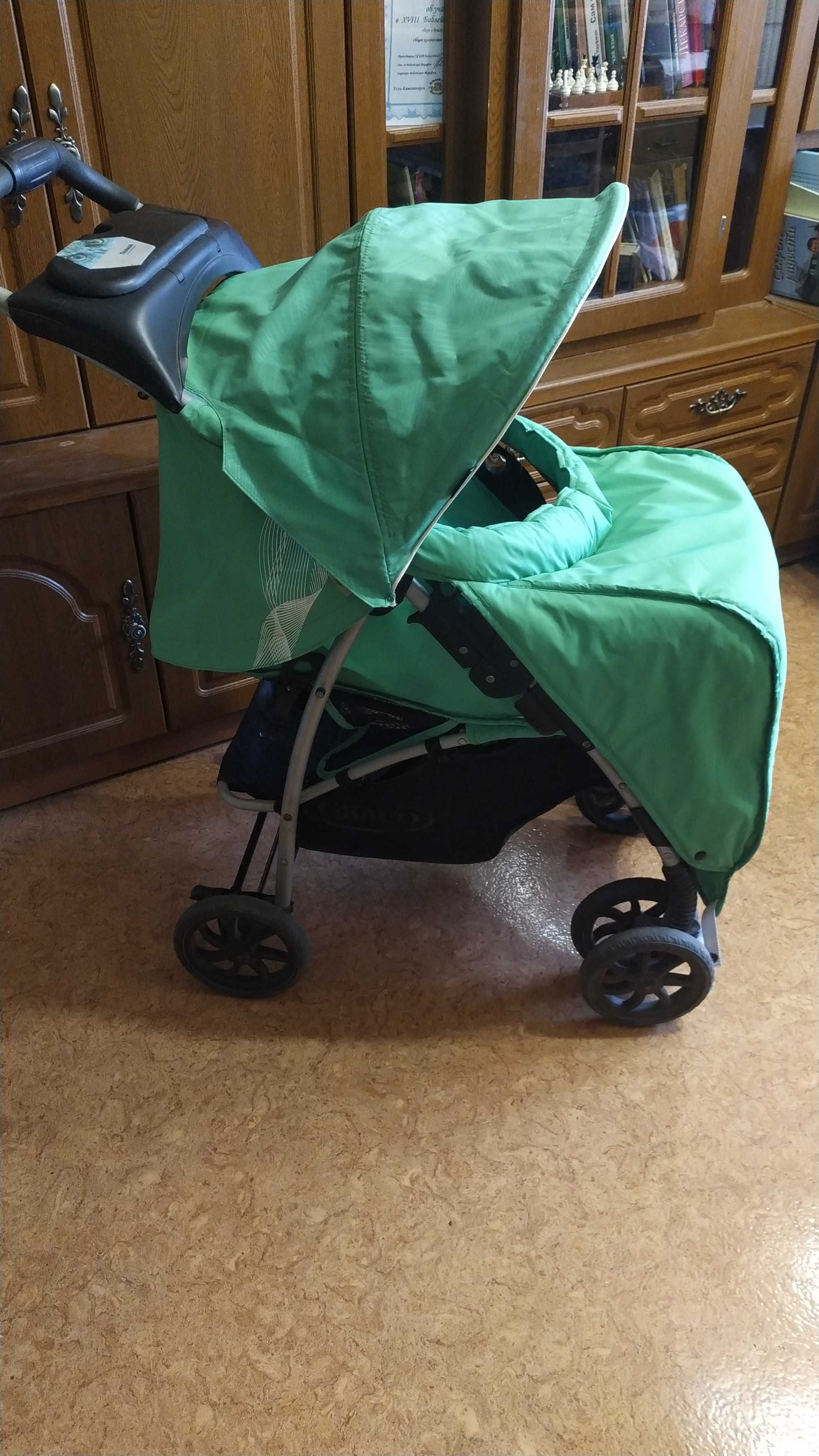 Продам коляску Graco с автокреслом (made in USA)