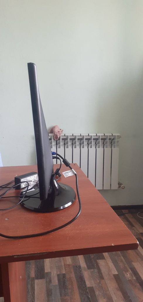 Монитор  в отличном  состояние