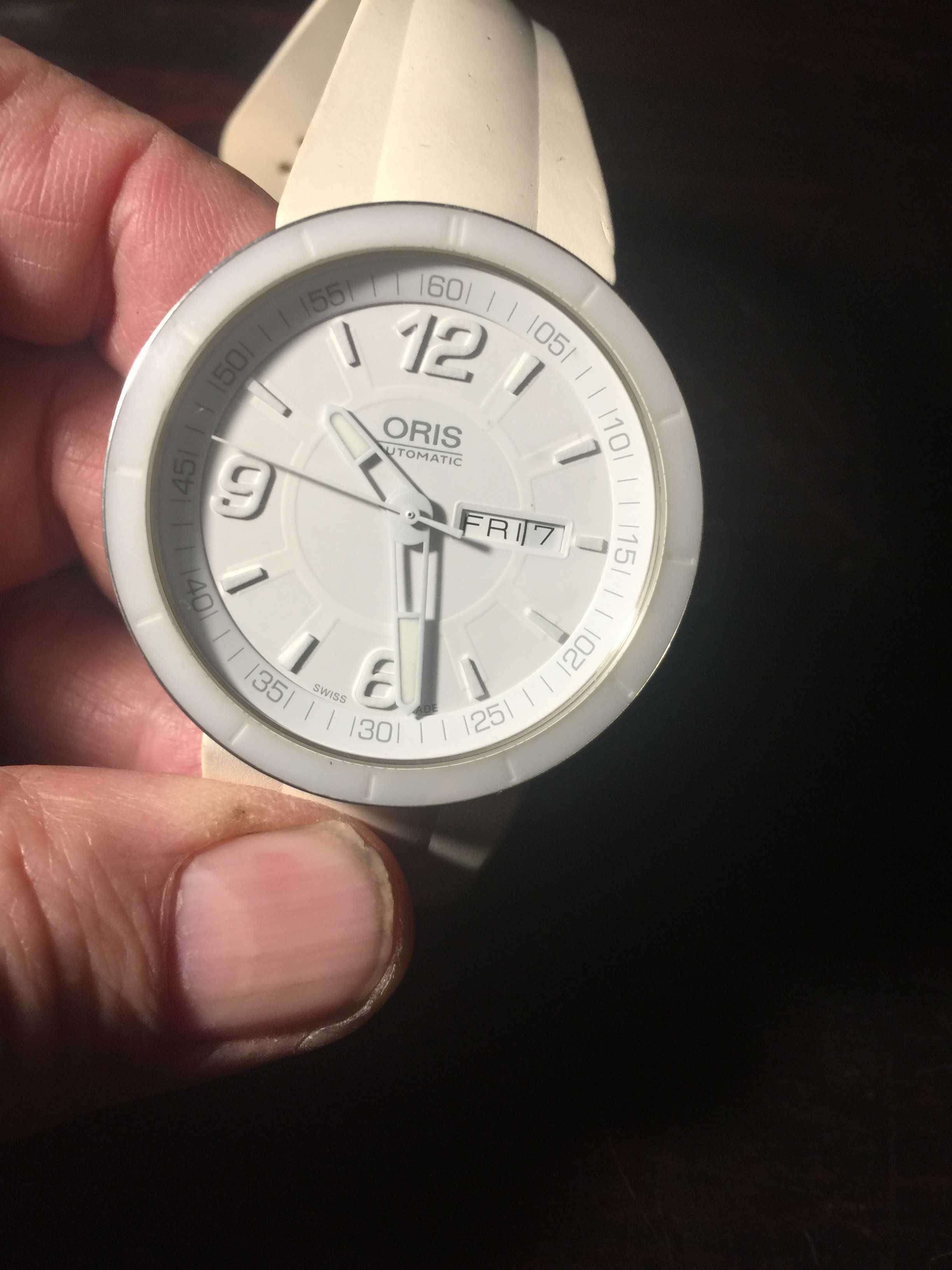 Швейцарские часы Oris! Унисекс! Белые ! В Отличном состоянии!