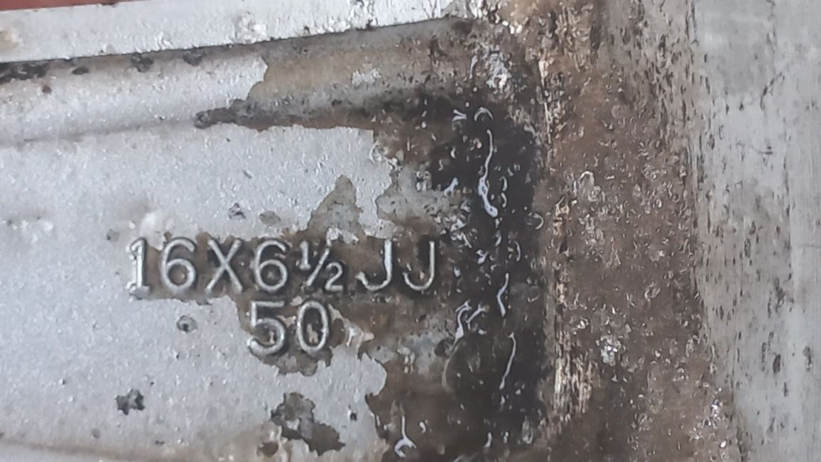 Продам диски 5.114,3 16 от авенсиса