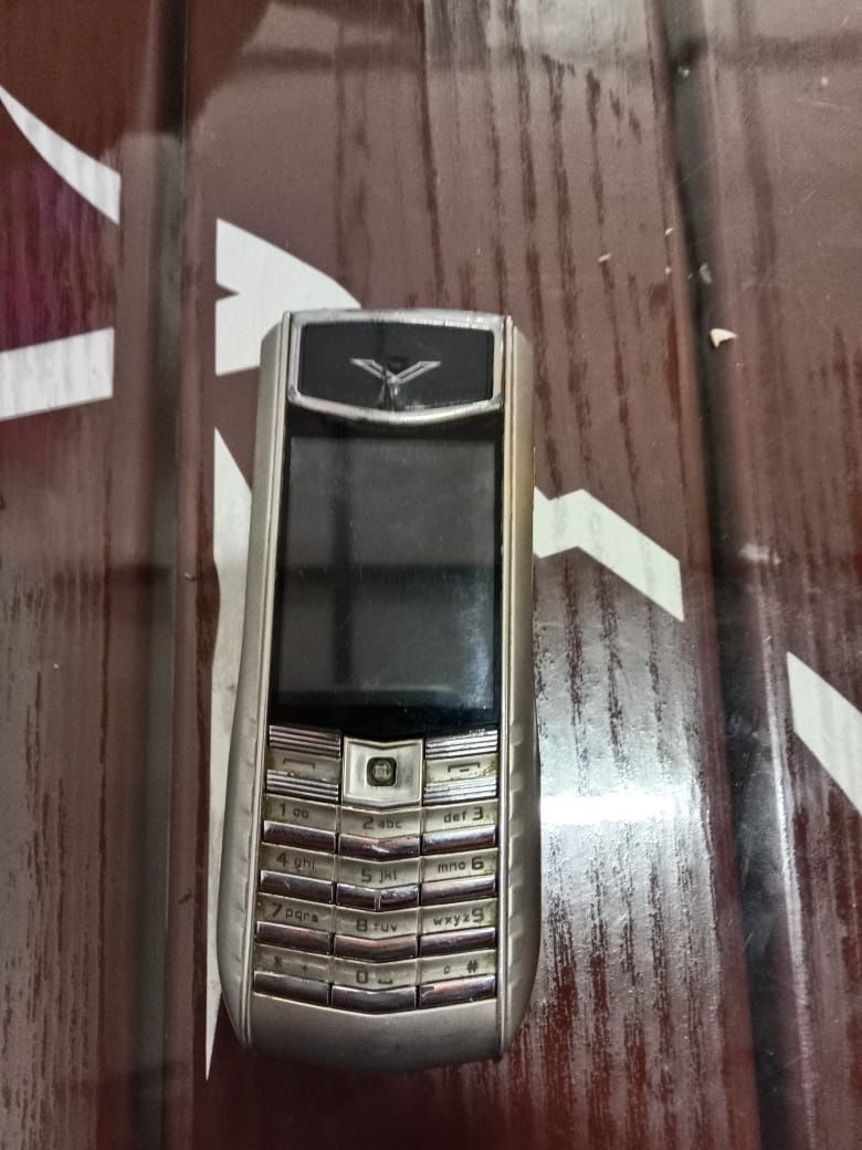 Телефон мобильный кнопочный раскладушка VERTU