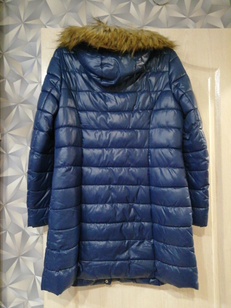 Продам 2 куртки по 3.500 каждая