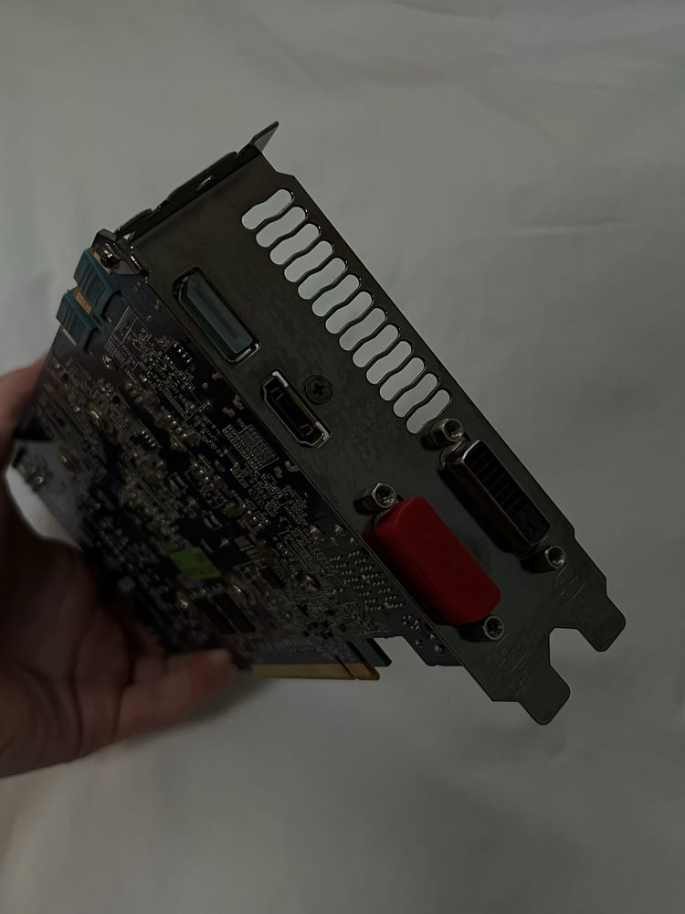 Продам видеокарту Gigabyte GTX 660 Ti 2Gb DDR5 в хорошем состоянии