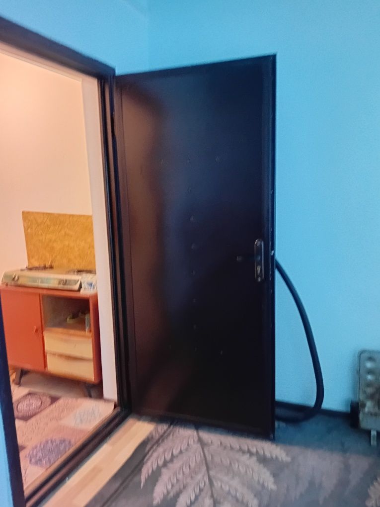 Срочно продам квартиру, четырёх квартирном доме