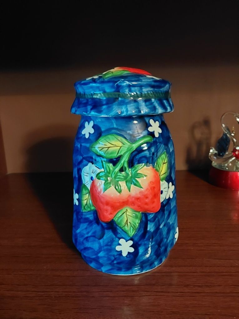 Сахарницы, стаканы разные