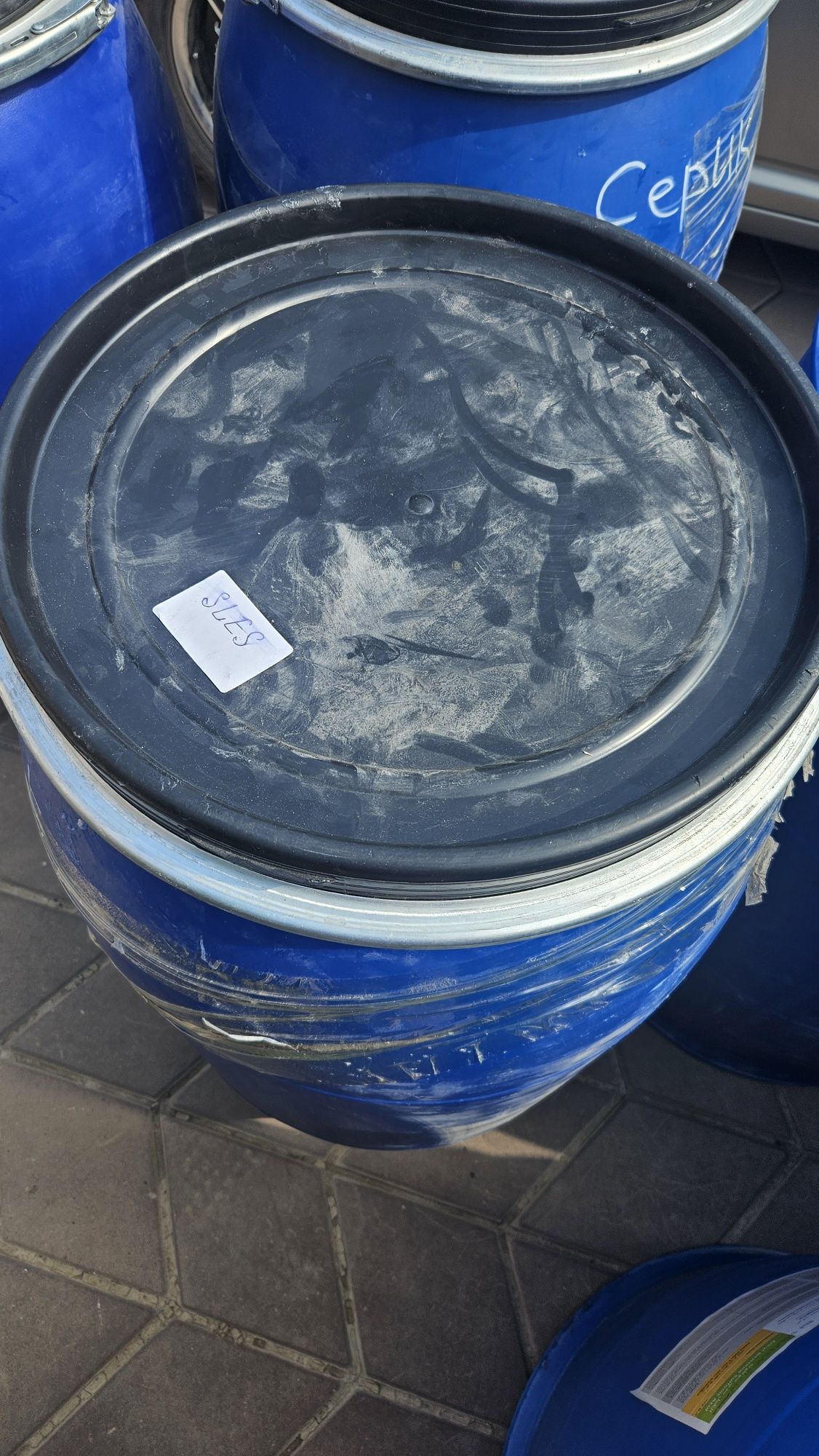 Продам бочки 200л.